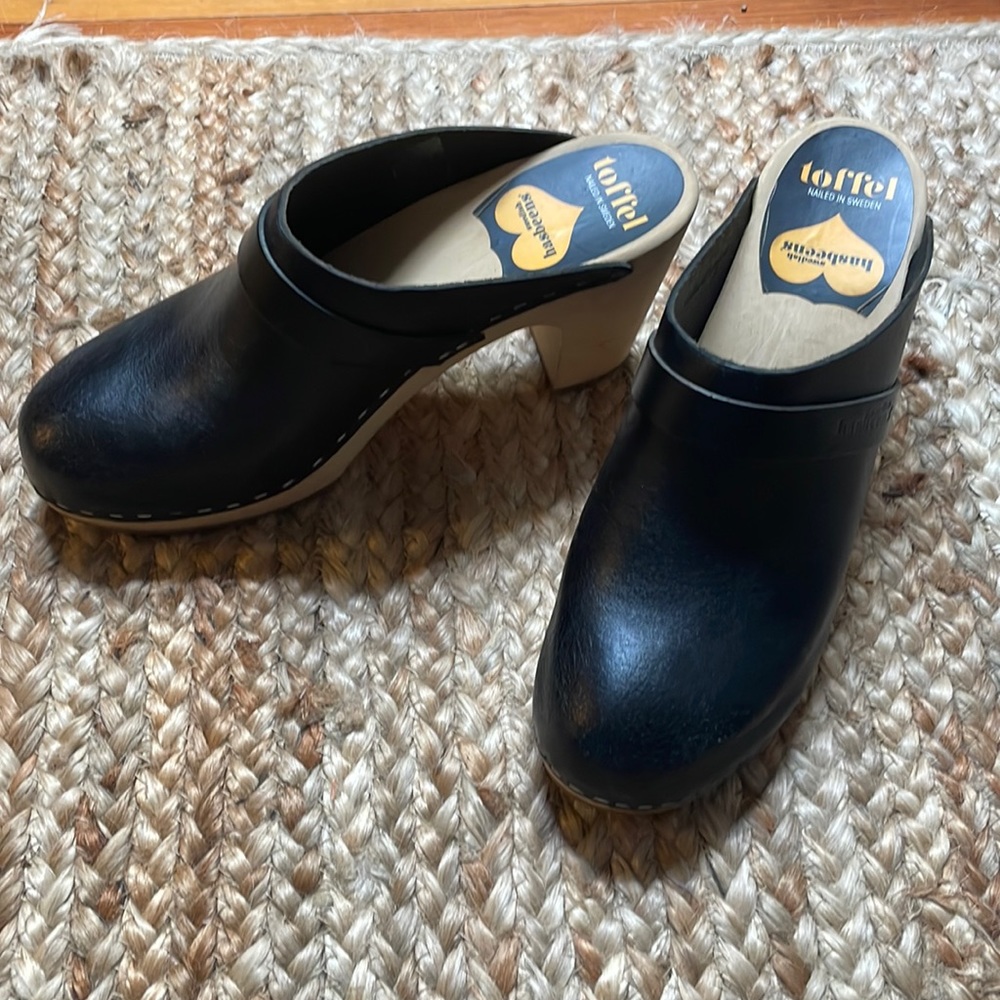 Swedish Hasbeens Slip In Classic Clog - size 40